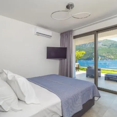 Mr Grey Luxury Spartokhórion